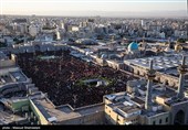 Аэросъёмка торжественных похорон мученика-лидера Ирана в городе Мешхед