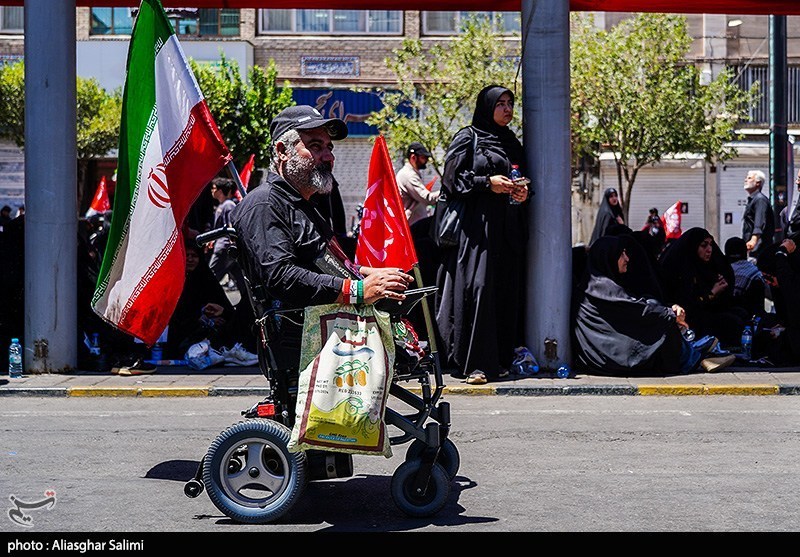 پیش از آغاز مراسم تشییع پیکر مطهر آقای شهید ایران - مشهد