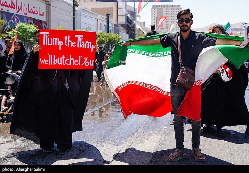پیش از آغاز مراسم تشییع پیکر مطهر آقای شهید ایران - مشهد