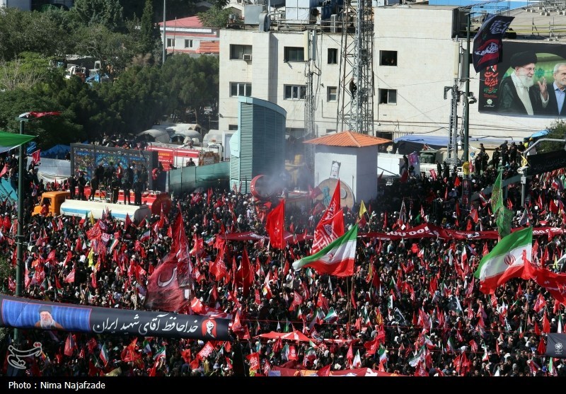 روایتی متفاوت از بدرقه تاریخی رهبر شهید؛ آنچه دوربینها کمتر دیدند اخبار استان لرستان , استان لرستان , تشییع امام شهید , تشییع رهبر شهید , بدرقه آقای شهید ایران ,