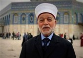 قوات الاحتلال تعتقل خطیب المسجد الأقصى الشیخ محمد حسین عقب صلاة الجمعة