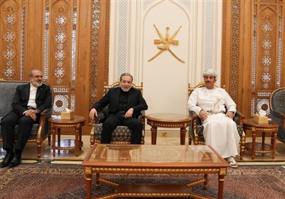 عراقجي يصل إلى مسقط لاجراء محادثات حول موضوع مضيق هرمز