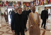 عراقجی یجری محادثات مع نظیره العُمانی فی مسقط