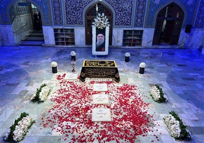 مشهد تحتضن قائدها... الشهادة تخطف الجسد، لكن العشق يبقى