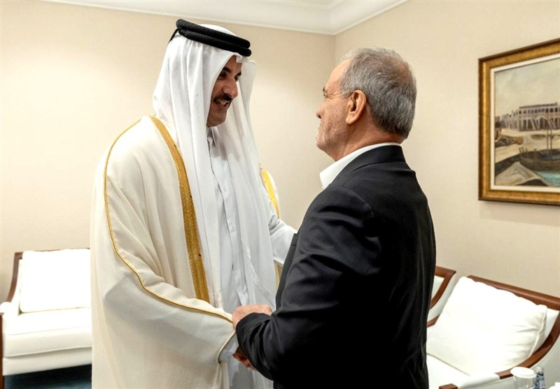 Pezeshkian Offers Condolences over Passing of Qatar’s Former Emir
