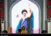 سومین شب مراسم بزرگداشت رهبر شهید انقلاب در حرم رضوی