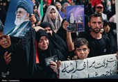 سومین شب مراسم بزرگداشت رهبر شهید انقلاب در حرم رضوی