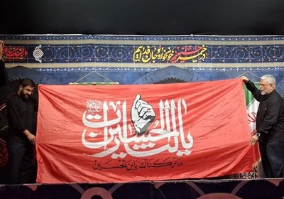 پرچم خون‌خواهی رهبر شهید در میدان شهدای ذهاب رشت برافراشته شد