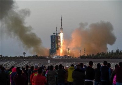 Космонавты Pоссии и NASA отправились в космос