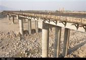 تسریع در تکمیل پروژه‌های شاخص عمرانی دشتستان و تنگستان