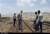 بازدید استاندار هرمزگان  از مناطق آسیب‌دیده  در حمله  آمریکا