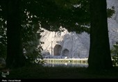 مسافران تابستانی در طاقبستان