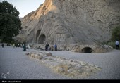 مسافران تابستانی در طاقبستان