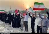 زنجیره انسانی «جان‌فدایان خلیج‌فارس» در بندرعباس
