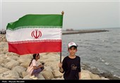زنجیره انسانی «جان‌فدایان خلیج‌فارس» در بندرعباس