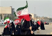زنجیره انسانی «جان‌فدایان خلیج‌فارس» در بندرعباس