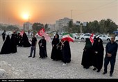 زنجیره انسانی «جان‌فدایان خلیج‌فارس» در بندرعباس