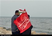 زنجیره انسانی «جان‌فدایان خلیج‌فارس» در بندرعباس