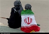 زنجیره انسانی «جان‌فدایان خلیج‌فارس» در بندرعباس
