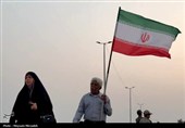 زنجیره انسانی «جان‌فدایان خلیج‌فارس» در بندرعباس