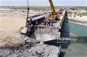 خسارت حملات موشکی آمریکا به پل های بندر خمیر - هرمزگان