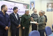 تجلیل از هنرمندان نقش‌آفرین در حماسه وداع با رهبر شهید در همدان