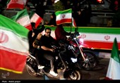 زنجیره انسانی اصفهانی‌ها در دفاع از کوه کلنگ نطنز و حمایت از جنوب کشور