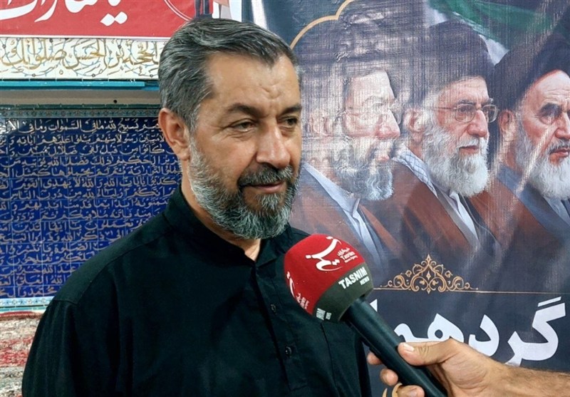 از اهدای گل به کودکان تا دلتنگی یاران؛ قصه خادم نماز جمعه بهارستان