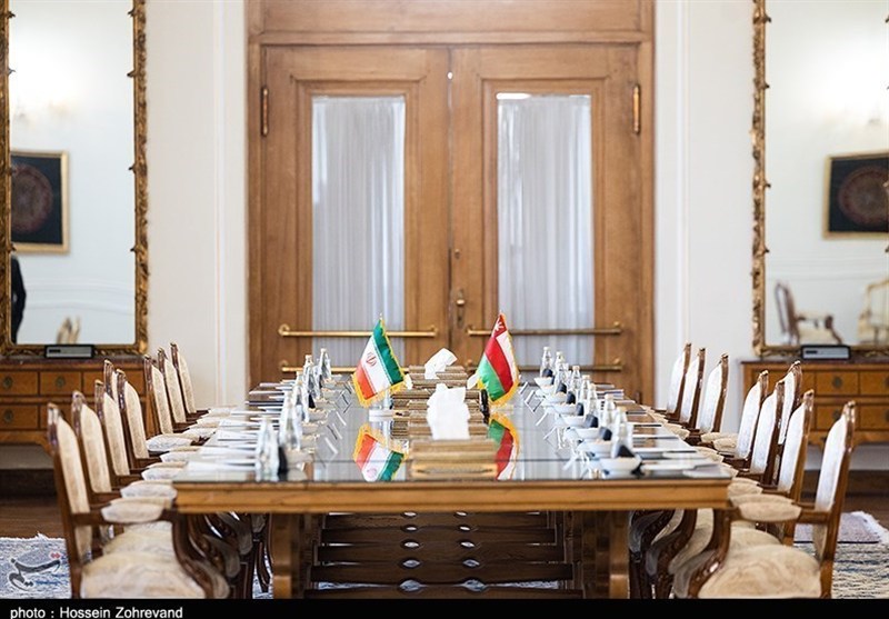 Iran, Oman Hold Technical Talks on Strait of Hormuz