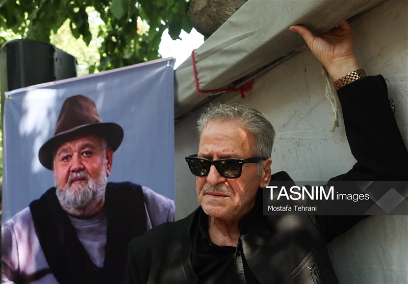 تشییع پیکر زنده‌یاد «اکبر عبدی»