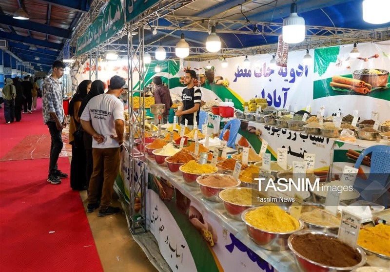 گشایش نمایشگاه سوغات محلی و هدایا در شهرکرد + تصویر