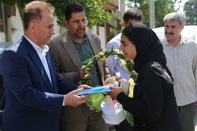 بانوی افتخارآفرین هاکی کردستان در میان استقبال مردم به خانه بازگشت