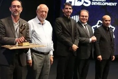 استاد دانشگاه تهران رتبه اول جایزه ملی انرژی‌های تجدیدپذیر را کسب کرد