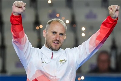 برقکار انگلیسی قهرمان بولینگ چمنی شد