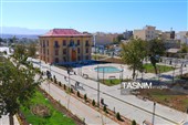 سبزه‌ میدان زنجان به ‌عنوان قلب تاریخی شهر، قدمتی چند صد ساله دارد و در گذشته محل تلاقی مسیر های تجاری و فرهنگی بوده است. این میدان در کنار بازار قدیمی و کاروانسراهای تاریخی، نشانی از اصالت معماری زنجان است. اجرای طرح ‌های مرمتی اخیر، هویت گذشته را با نیاز های امروز شهر پیوند داده است و سبزه‌ میدان همچنان یکی از مهم ‌ترین نمادهای زندگی اجتماعی و تاریخی مردم زنجان به شمار می‌رود.