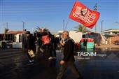 پیاده روی زائرین اربعین حسینی در مسیر نجف به کربلا