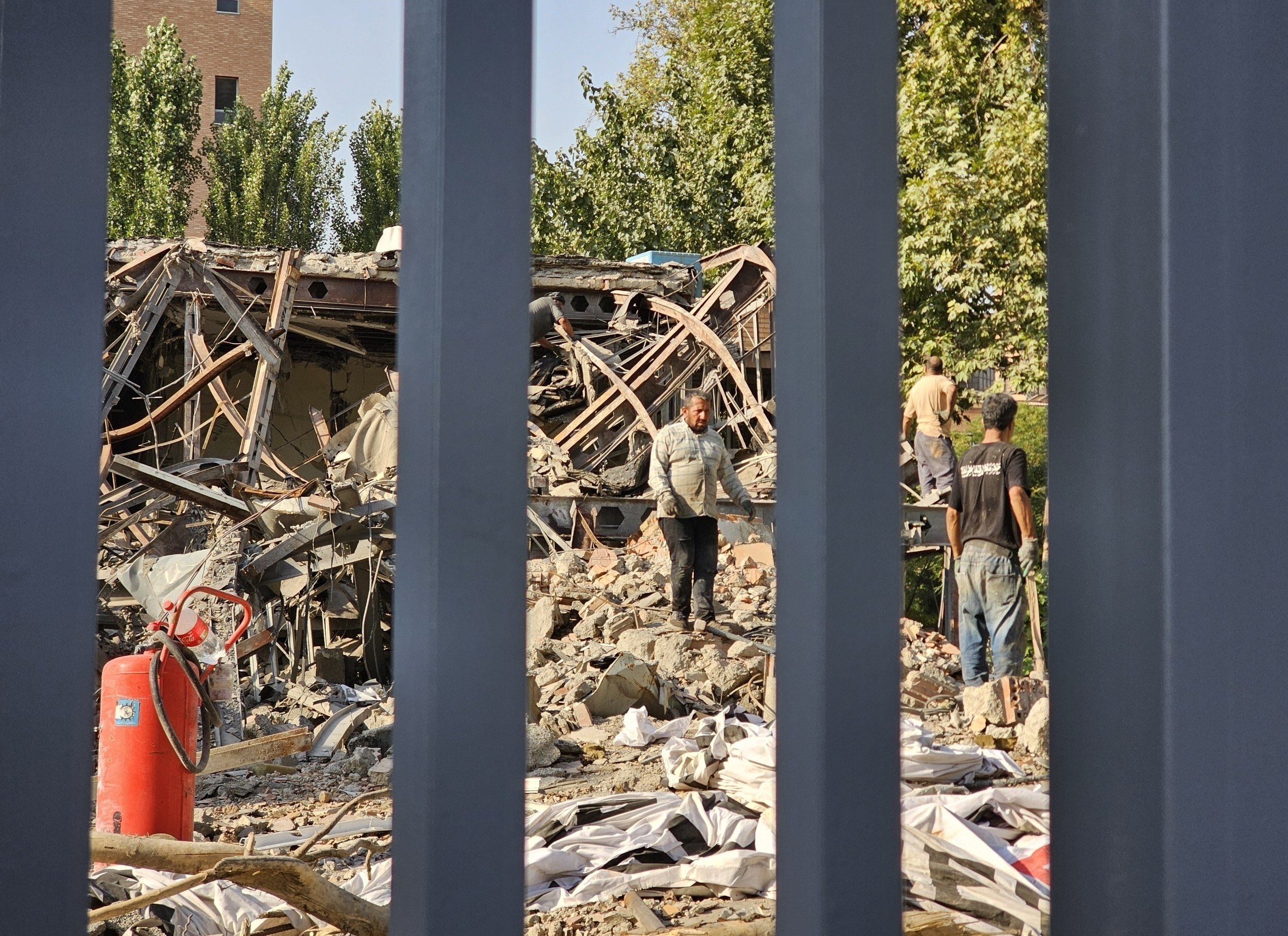 دانشگاه های جمهوری اسلامی ایران , دانشگاه آزاد اسلامی , دانشگاه صنعتی شریف , جنگ آمریکا و رژیم صهیونیستی علیه ایران ,