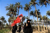 پیاده روی زائرین اربعین حسینی به یاد رهبر شهید انقلاب
