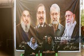 پیاده روی زائرین اربعین حسینی به یاد رهبر شهید انقلاب