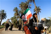 پیاده روی زائرین اربعین حسینی به یاد رهبر شهید انقلاب