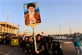 پیاده روی زائرین اربعین حسینی به یاد رهبر شهید انقلاب