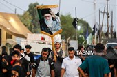 پیاده روی زائرین اربعین حسینی به یاد رهبر شهید انقلاب