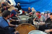کارگران ایرانی در خط مقدم خدمت به کاروان حسینی