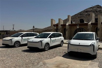 نخستین تاکسی‌های برقی زاهدان وارد چرخه خدمت شد+ تصاویر