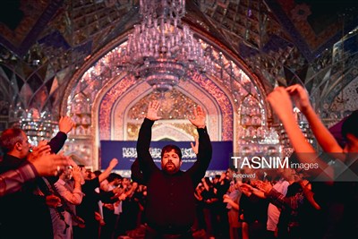 حرم مطهر رضوی در شب اربعین حسینی