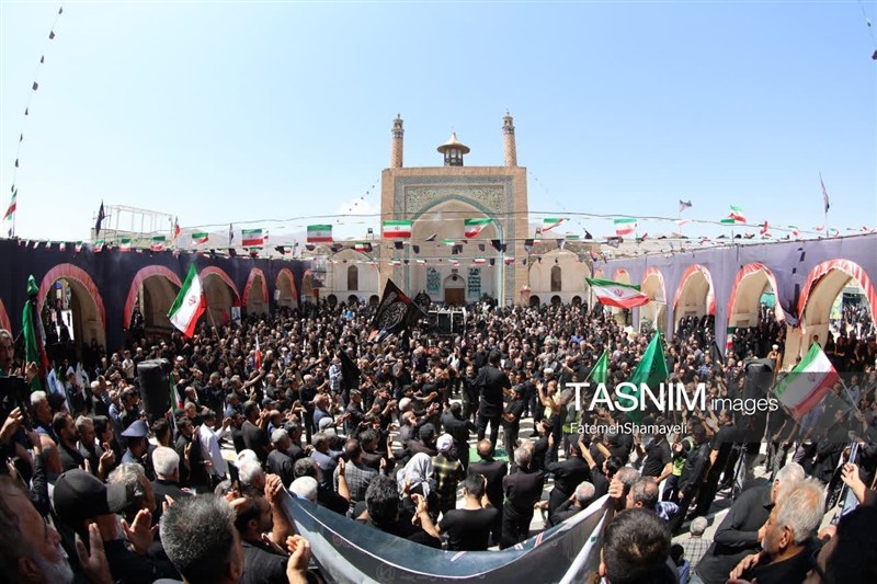 برپایی مراسم جاماندگان اربعین در آستان مقدس علی بن باقر(ع) مشهد اردهال کاشان , اخبار کاشان , اربعین 1405 , اربعین ,