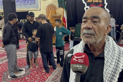 قشم| رجزخوانی پدر و مادر شهید قیصر جعفری علیه آمریکای جنایتکار
