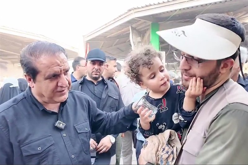 گفت‌وگوی صمیمی استاندار ایلام با زوار اربعین در مرز مهران