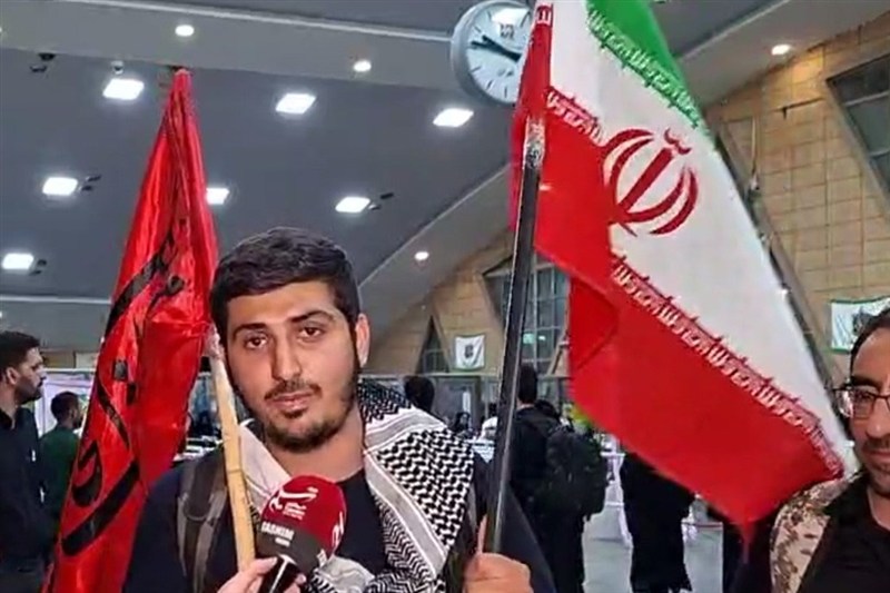 پرچم ایران امروز پرچم حق و حقیقت در برابر چشمان تمام دنیاست