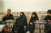 حضور امام جمعه زنجان در منزل شهیدان چراغی و امیری